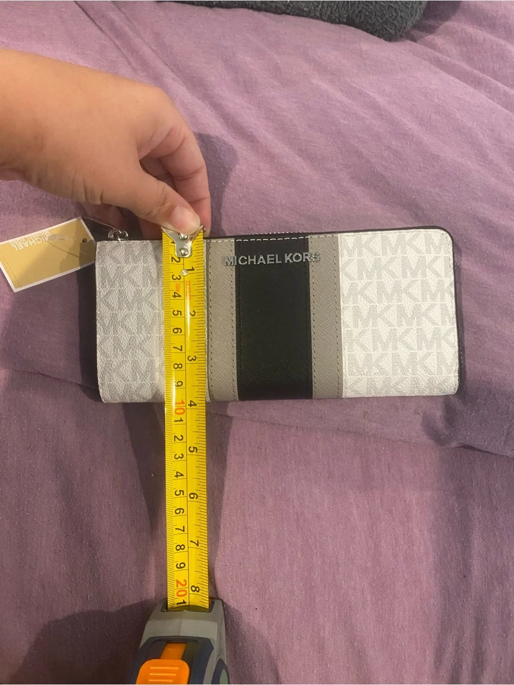 Michael Kors White and Black Signature Zip-Around Wallet